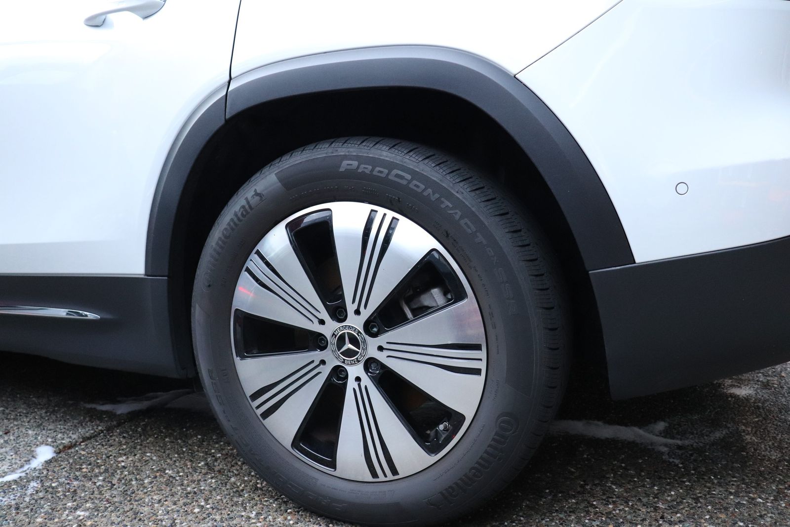 Close-up of a cleaned Mercedes alloy wheel and Continental tire